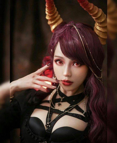 Saxy Cosplay
